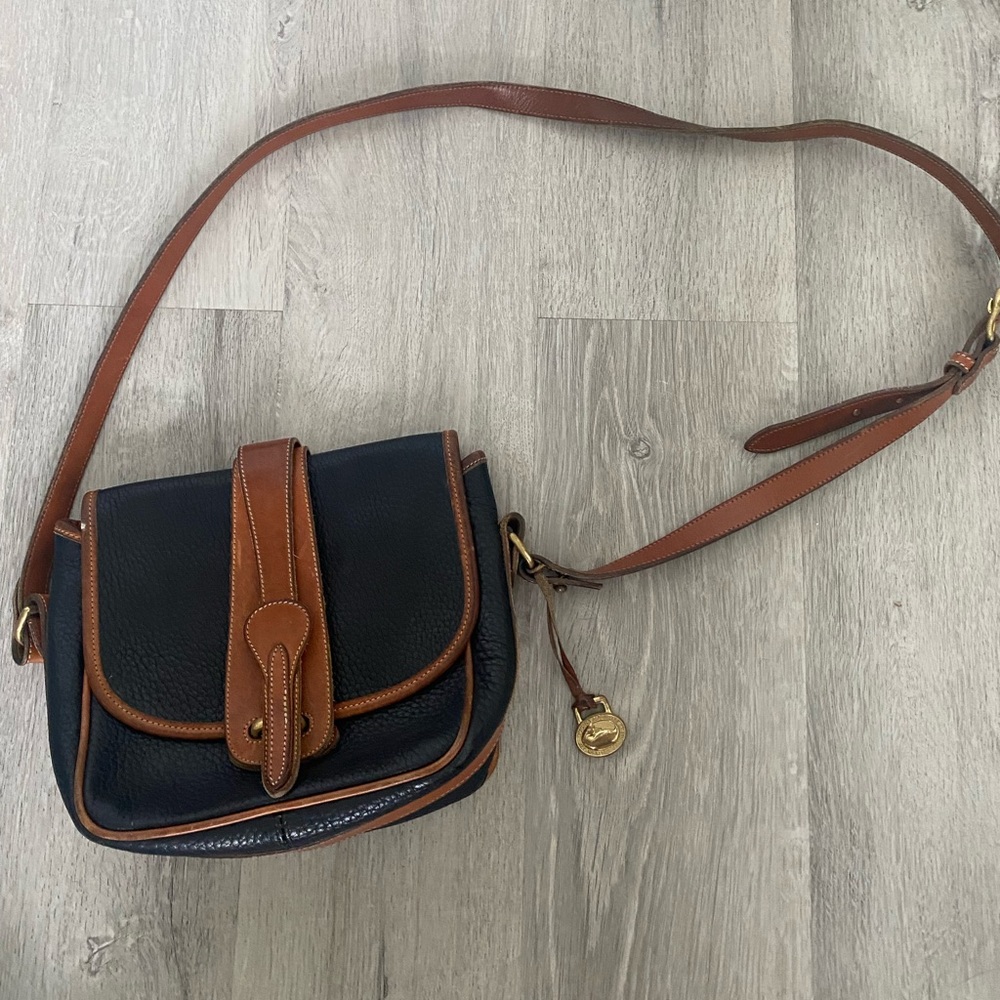 Dooney & Bourke Vintage Essex Navy blue